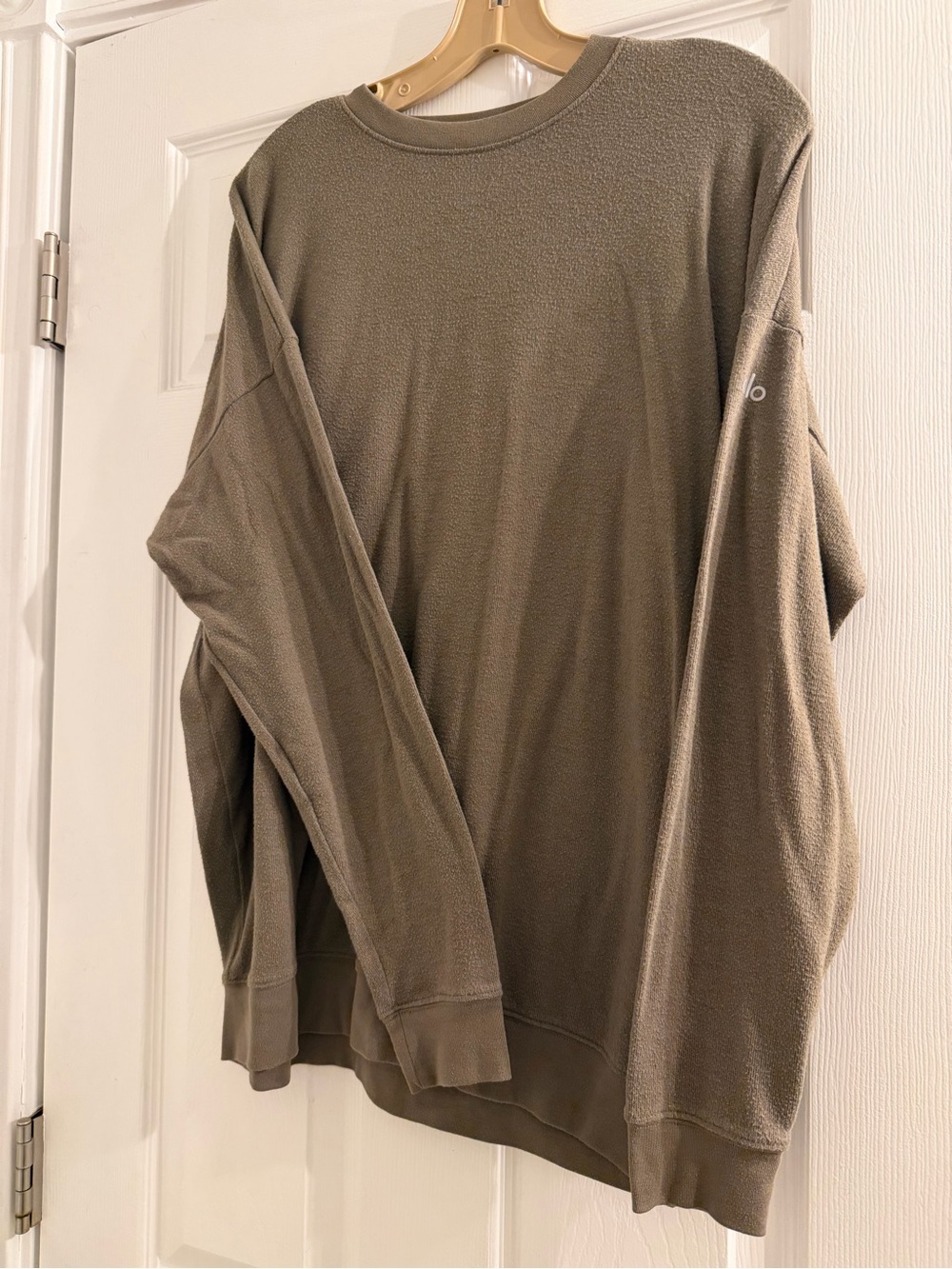 ALO womenโs sweater